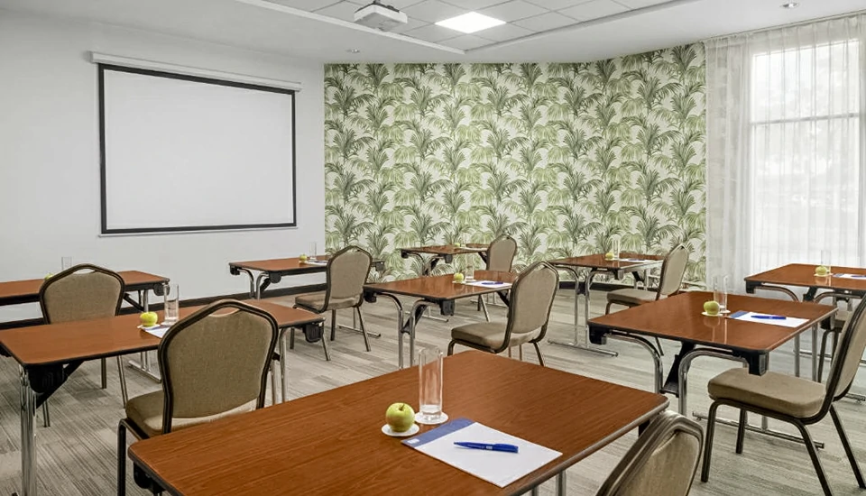 هتل هالیدی این اکسپرس صفا پارک دبی